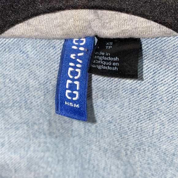 DIVIDED Denim/Sweatshirt Jacket, Women’s, Pockets, Casual, Good Condition, Used. - Picture 3 of 5